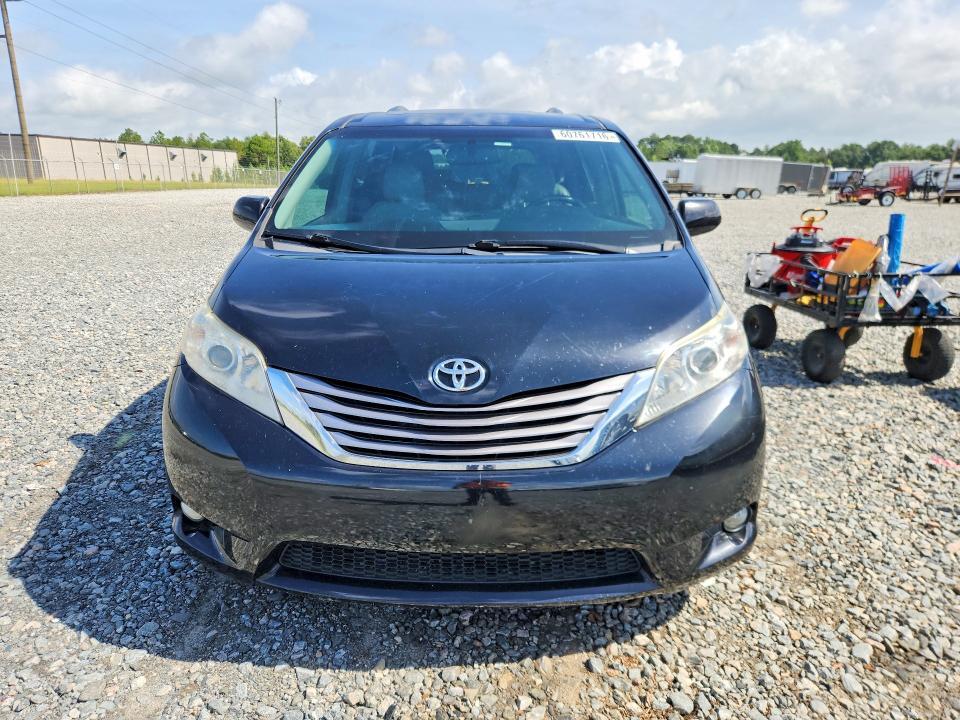 2016 TOYOTA SIENNA XLE PREMIUM 8-PASSENGER — Фото 5 из 13