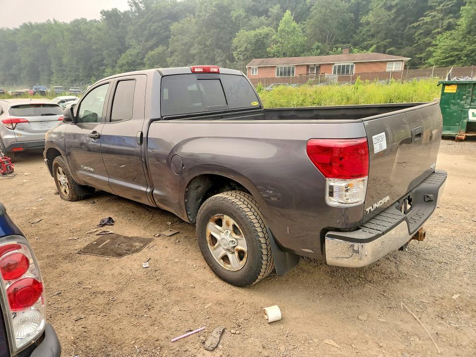 2013 TOYOTA TUNDRA DOUBLE CAB SR5 — Фото 2 из 12