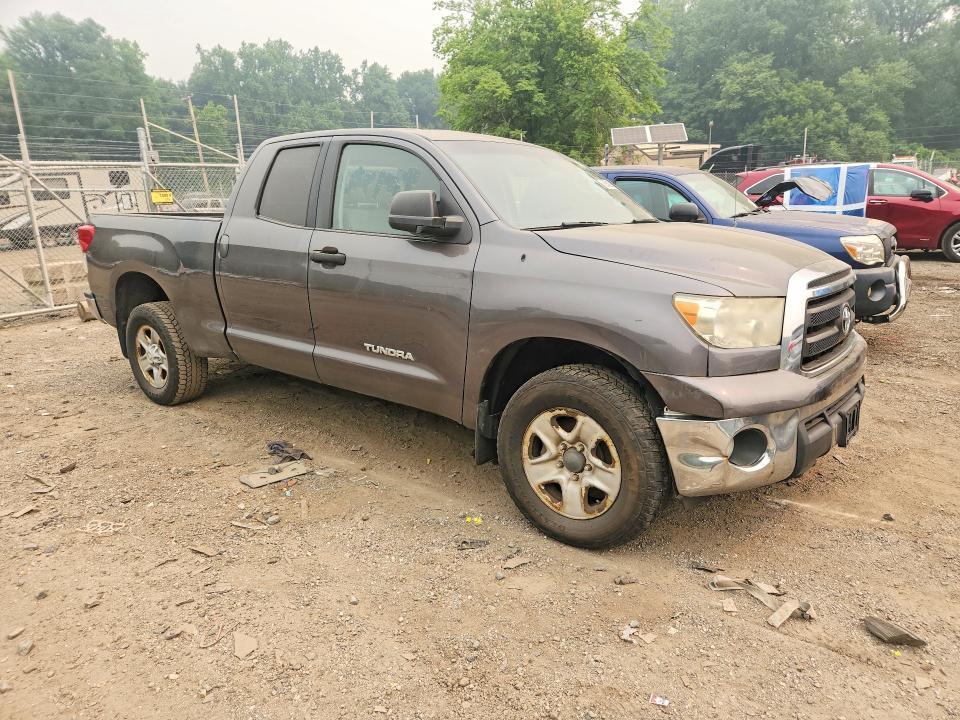 2013 TOYOTA TUNDRA DOUBLE CAB SR5 — Фото 4 из 12