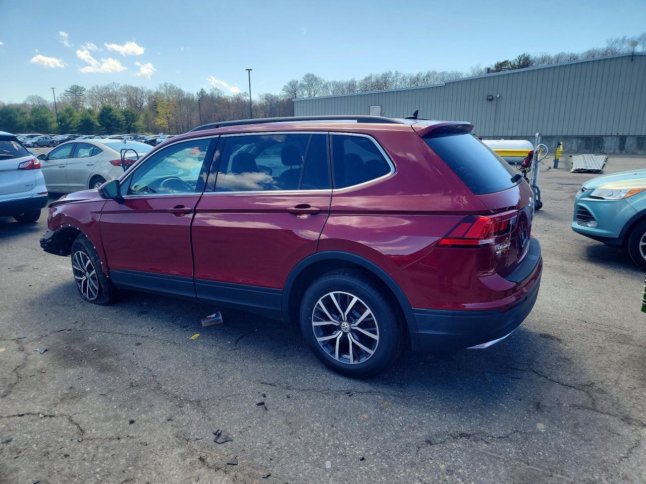 2019 VOLKSWAGEN TIGUAN SE — Фото 4 из 16