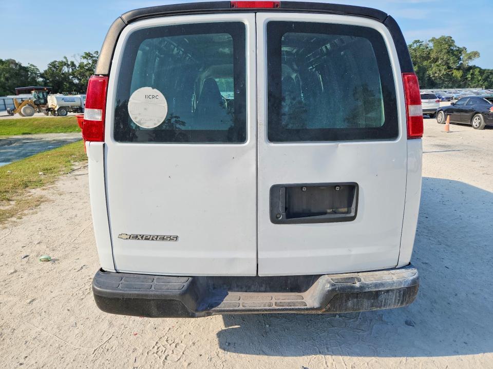 2017 CHEVROLET EXPRESS 2500 CARGO DELIVERY VAN — Фото 6 из 13