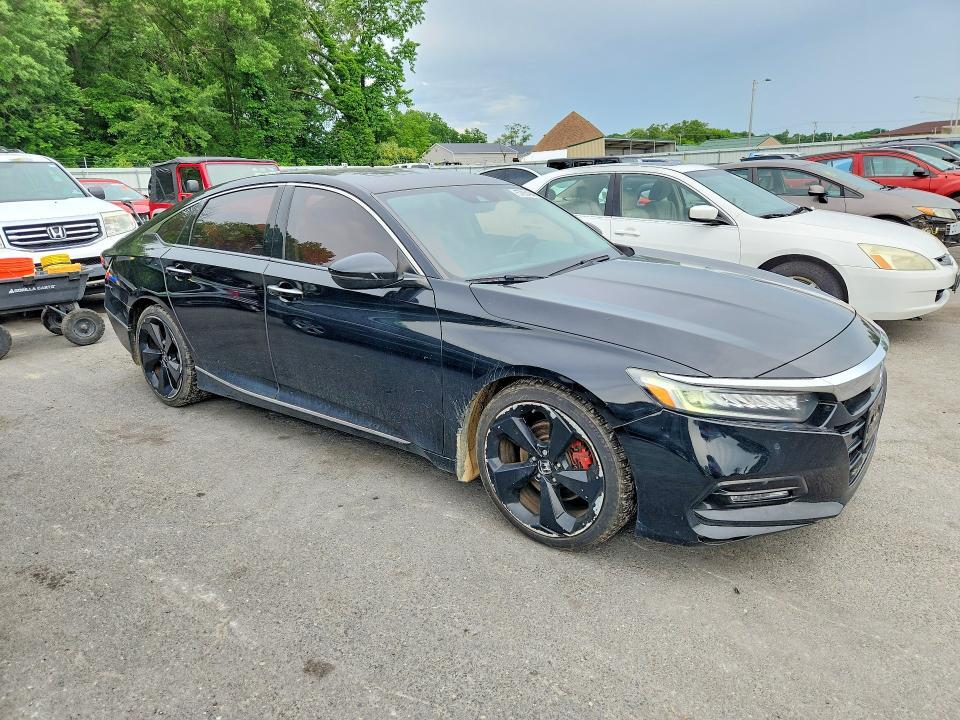 2018 HONDA ACCORD TOURING — Фото 4 из 12