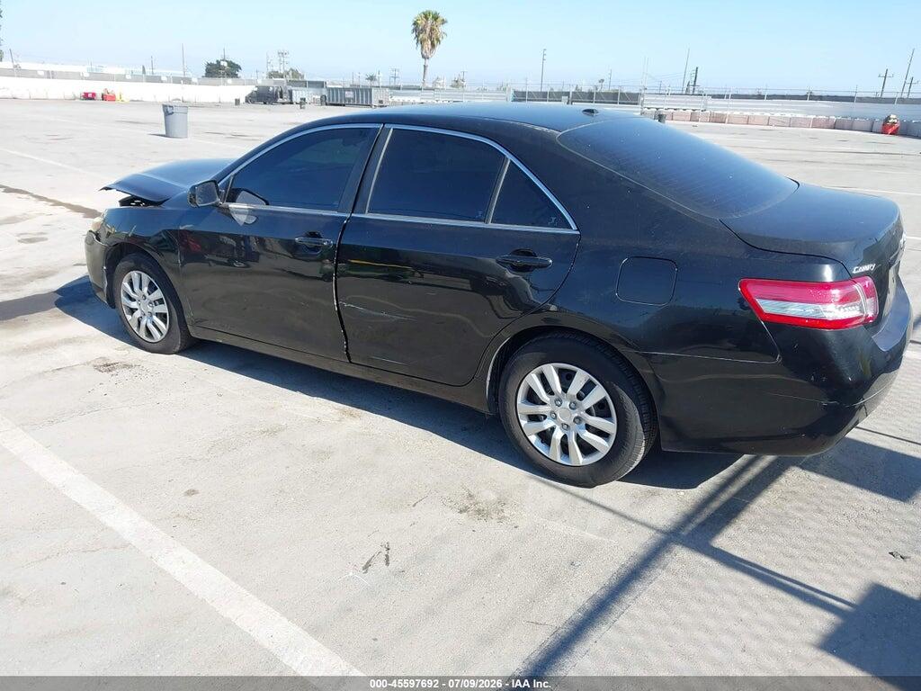 4T1BF3EK1BU209502 2011 TOYOTA CAMRY photo no. 3