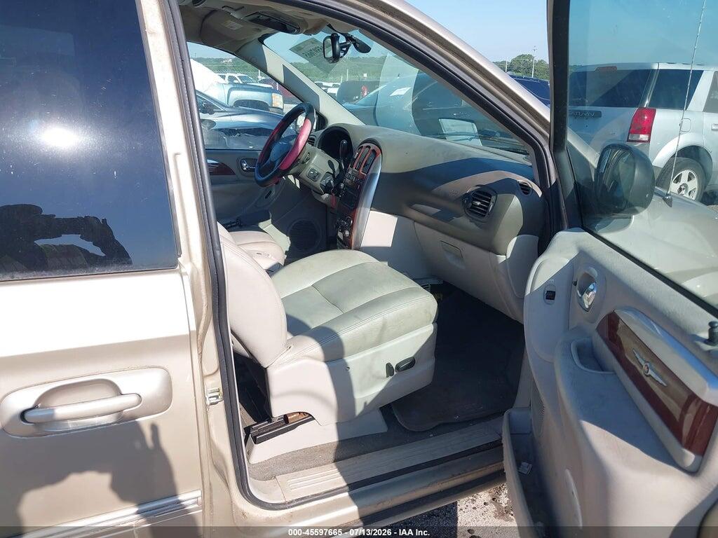 2C8GP64L35R267453 2005 CHRYSLER TOWN & COUNTRY photo no. 5