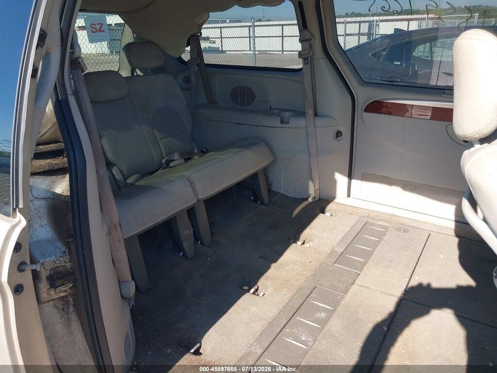 2C8GP64L35R267453 2005 CHRYSLER TOWN & COUNTRY photo no. 8