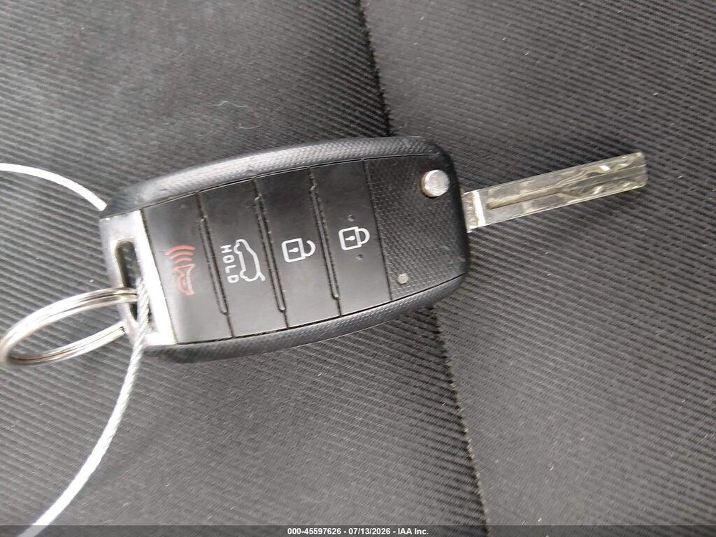 KNDJP3A51F7163039 2015 KIA SOUL photo no. 11