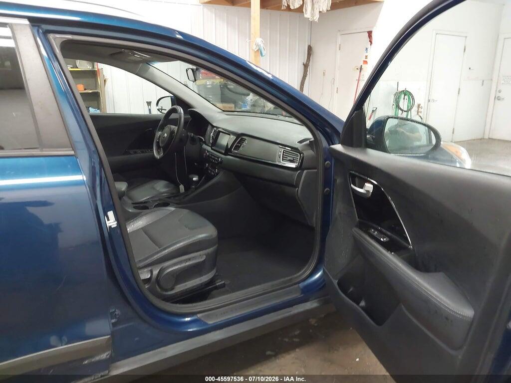 KNDCC3LC6H5045972 2017 KIA NIRO photo no. 5