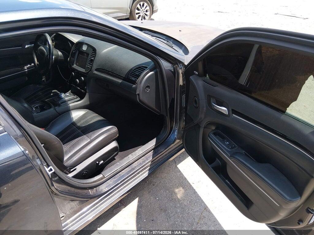 2C3CCABGXKH559496 2019 CHRYSLER 300 photo no. 5