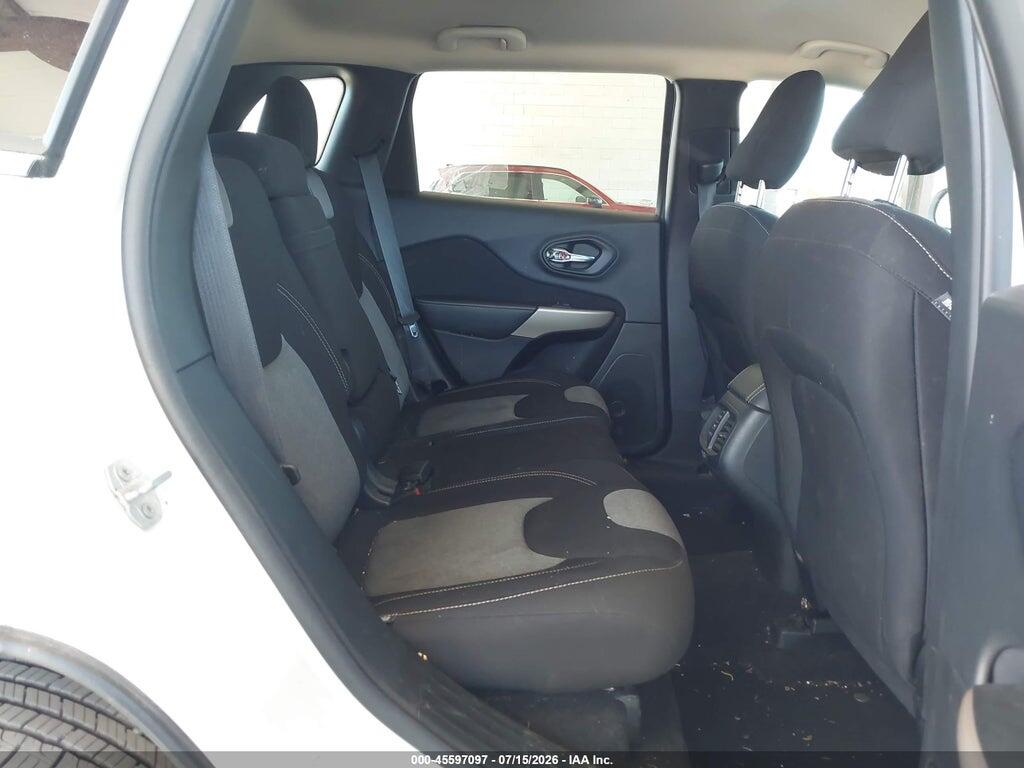 1C4PJLCB2JD563300 2018 JEEP CHEROKEE photo no. 8