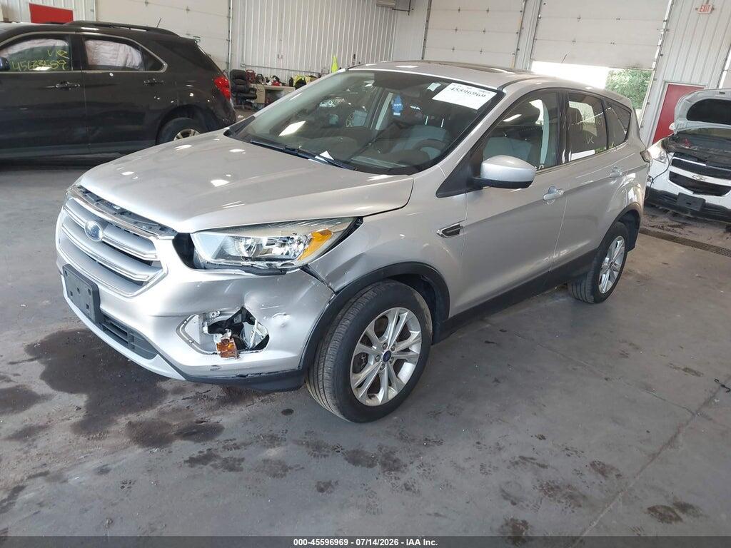 1FMCU9G92HUC03370 2017 FORD ESCAPE photo no. 2