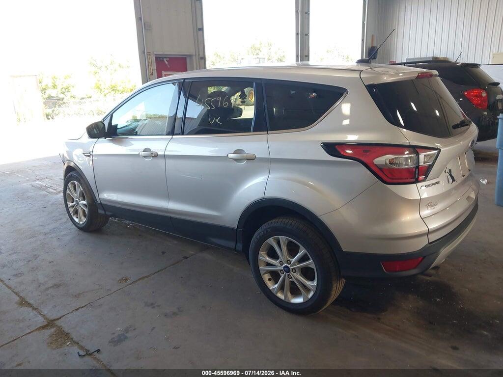 1FMCU9G92HUC03370 2017 FORD ESCAPE photo no. 3