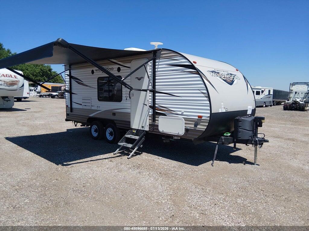 4X4TWDV26J7359014 2018 FOREST RIVER WILDWOOD X-LITE 201BHXL TRAVEL TRAILER photo no. 1