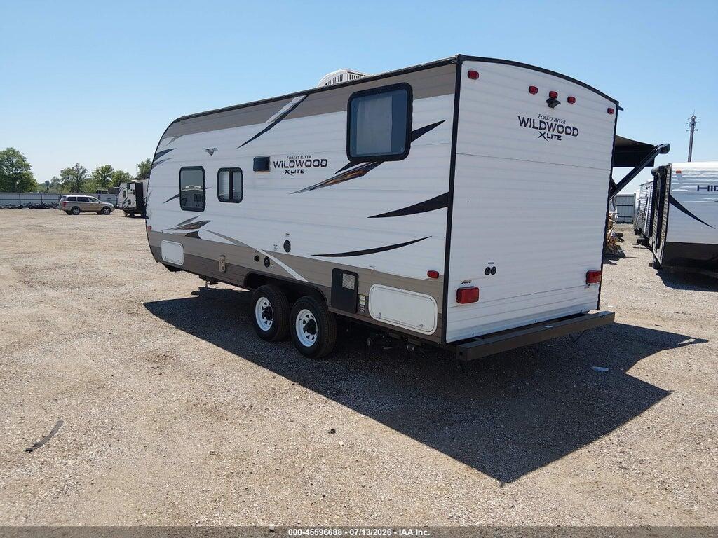 4X4TWDV26J7359014 2018 FOREST RIVER WILDWOOD X-LITE 201BHXL TRAVEL TRAILER photo no. 3