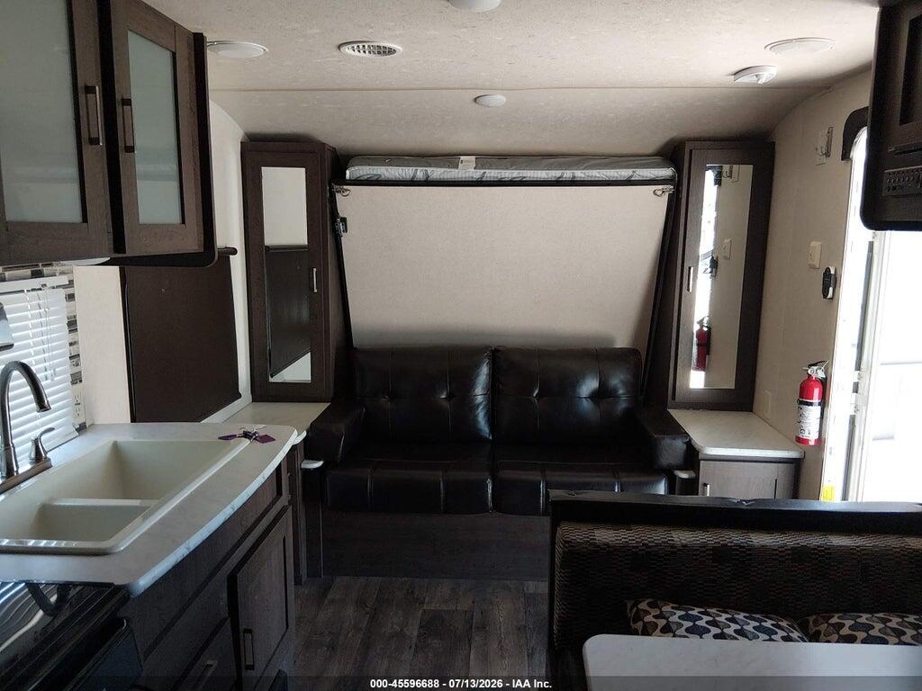 4X4TWDV26J7359014 2018 FOREST RIVER WILDWOOD X-LITE 201BHXL TRAVEL TRAILER photo no. 8