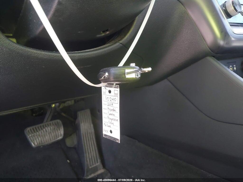 5NPE24AF2KH743940 2019 HYUNDAI SONATA photo no. 11