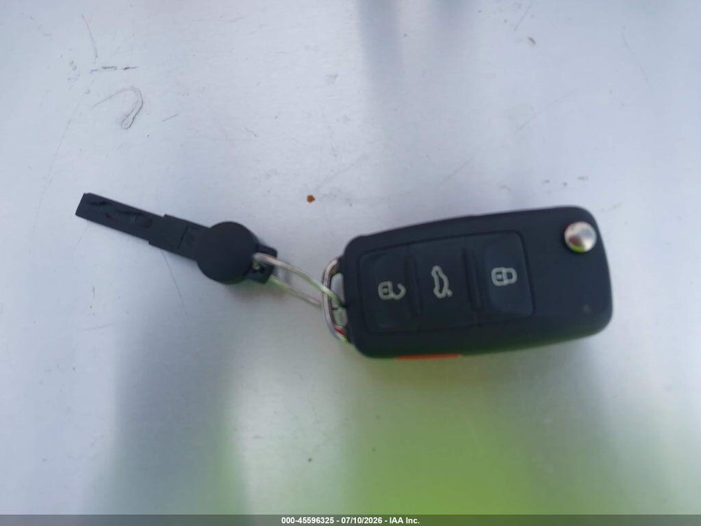 1VWAT7A35FC117395 2015 VOLKSWAGEN PASSAT photo no. 11