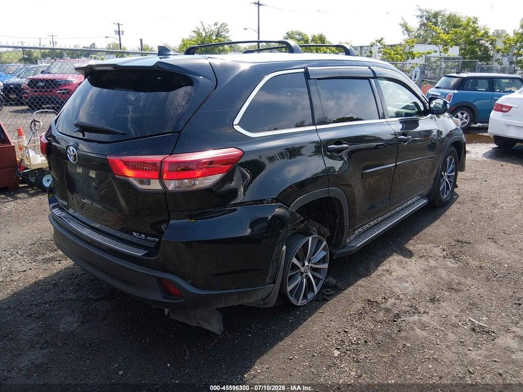 5TDJZRFH6JS554895 2018 TOYOTA HIGHLANDER photo no. 4