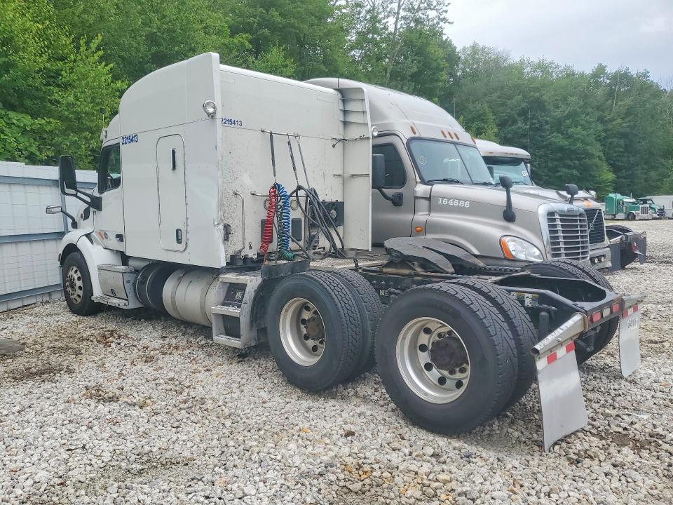 2019 PETERBILT 579 - SEMI TRUCK — Фото 2 из 14