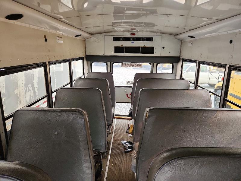 1GB0G2BA4B1108863 2011 CHEVROLET BUS photo no. 6