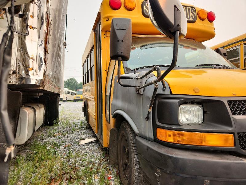 1GB0G2BA4B1108863 2011 CHEVROLET BUS photo no. 9