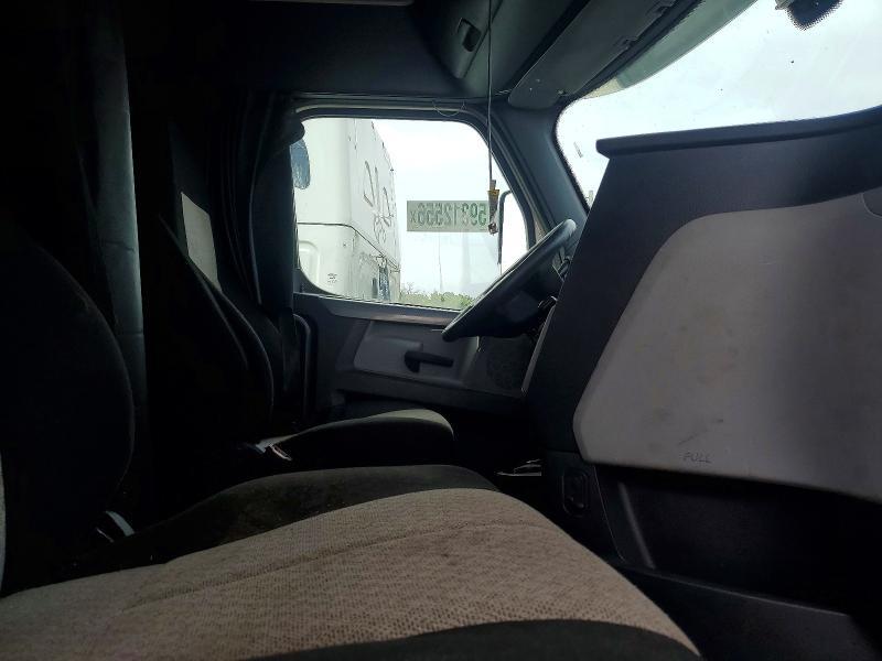 2018 FREIGHTLINER CASCADIA 126 SEMI TRUCK — Фото 5 из 10