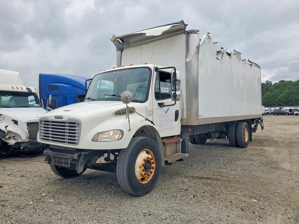 2015 FREIGHTLINER M2 106 MED - SEMI TRUCK