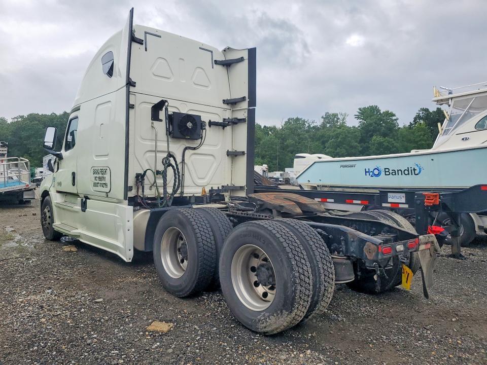 2019 FREIGHTLINER CASCADIA 126 SEMI TRUCK — Фото 2 из 14
