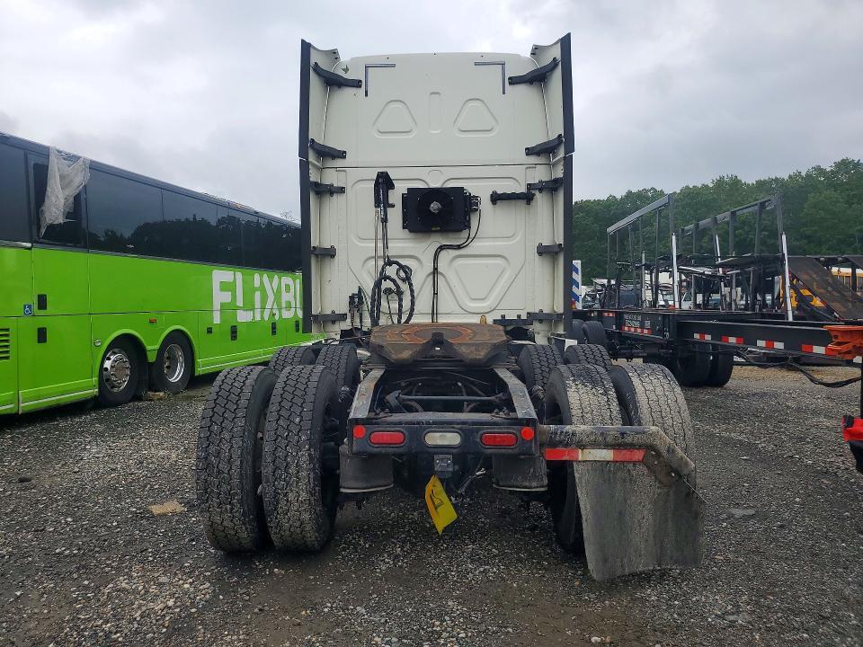 2019 FREIGHTLINER CASCADIA 126 SEMI TRUCK — Фото 6 из 14