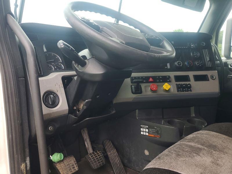 2019 FREIGHTLINER CASCADIA 126 SEMI TRUCK — Фото 8 из 14