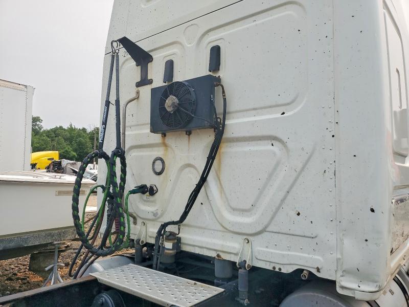 2019 FREIGHTLINER CASCADIA 126 SEMI TRUCK — Фото 14 из 14