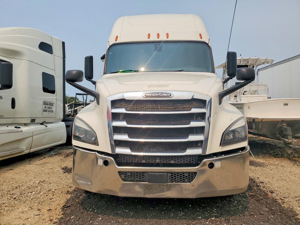 2019 FREIGHTLINER CASCADIA 126 SEMI TRUCK — Фото 5 из 14