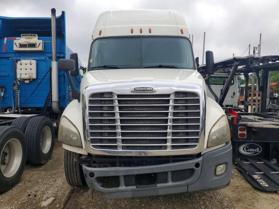 2019 FREIGHTLINER CASCADIA 125 SEMI TRUCK — Фото 5 из 14