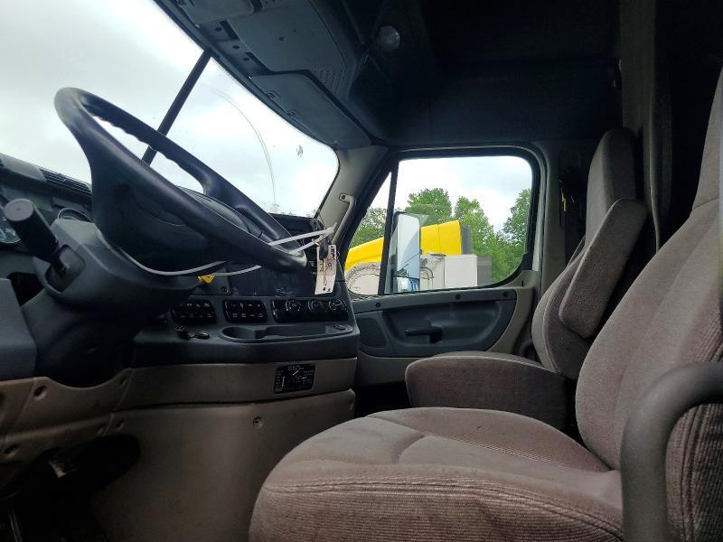 2019 FREIGHTLINER CASCADIA 125 SEMI TRUCK — Фото 7 из 14