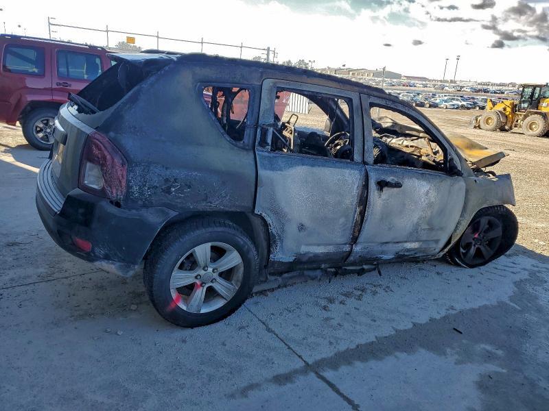 1C4NJDBB3GD756367 2016 JEEP COMPASS photo no. 3