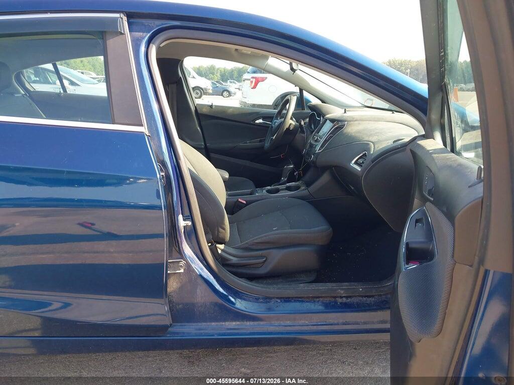1G1BE5SM9K7109082 2019 CHEVROLET CRUZE photo no. 5