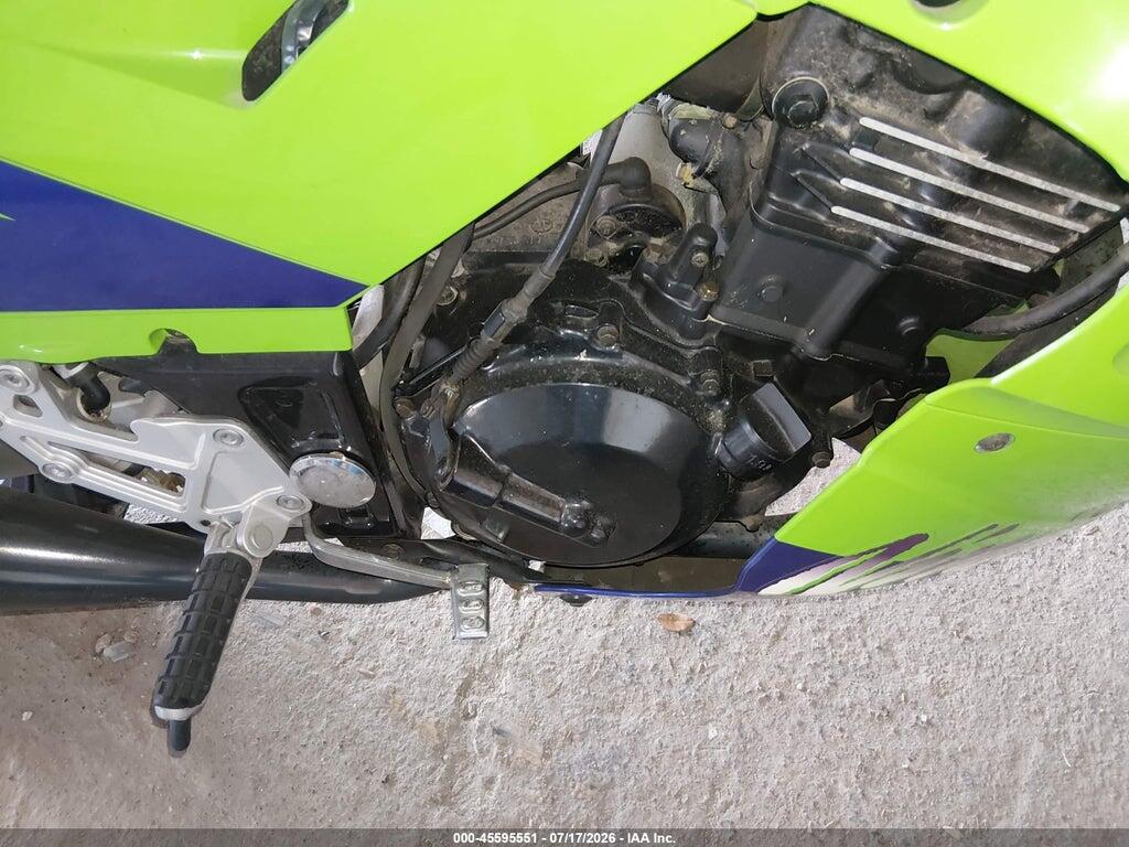 JKAEXMF18XA063273 1999 KAWASAKI EX250 photo no. 8