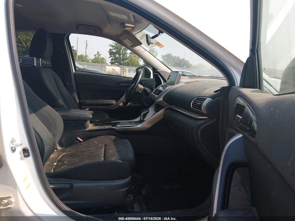 JA4AT5AA5JZ066065 2018 MITSUBISHI ECLIPSE CROSS photo no. 5