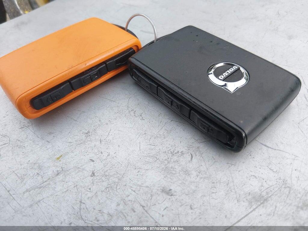 YV4L12UV5P2096554 2023 VOLVO XC40 photo no. 11