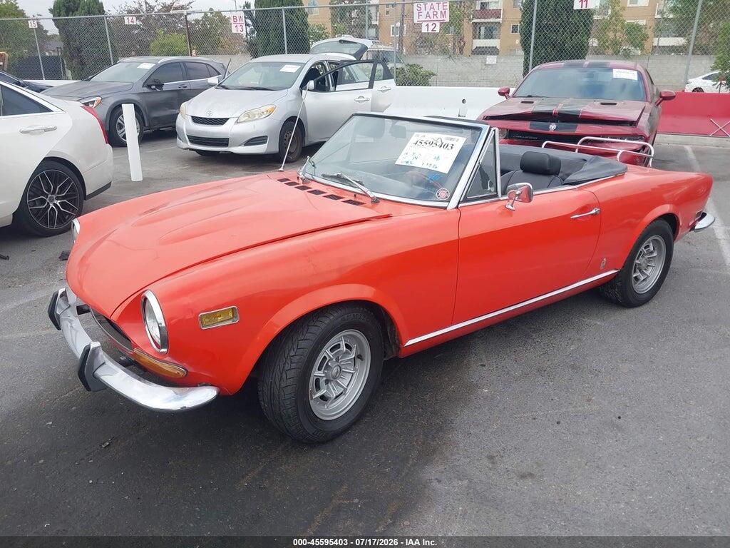 0000124CS10074212 1974 FIAT 124 photo no. 2