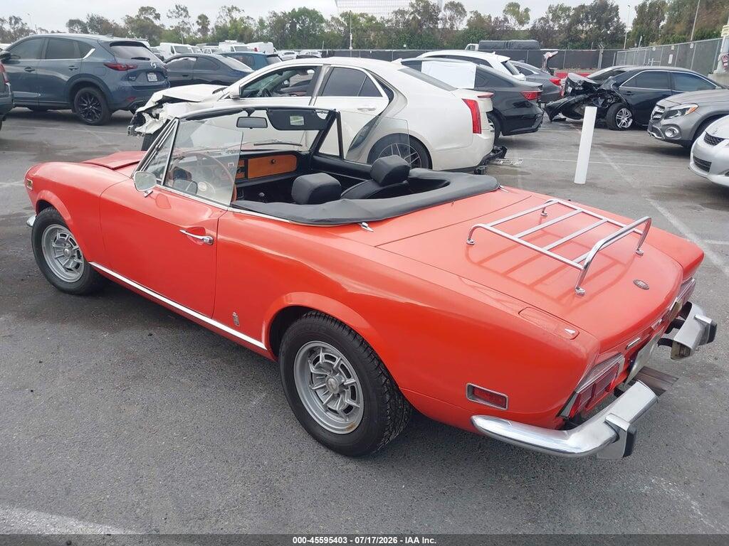 0000124CS10074212 1974 FIAT 124 photo no. 3