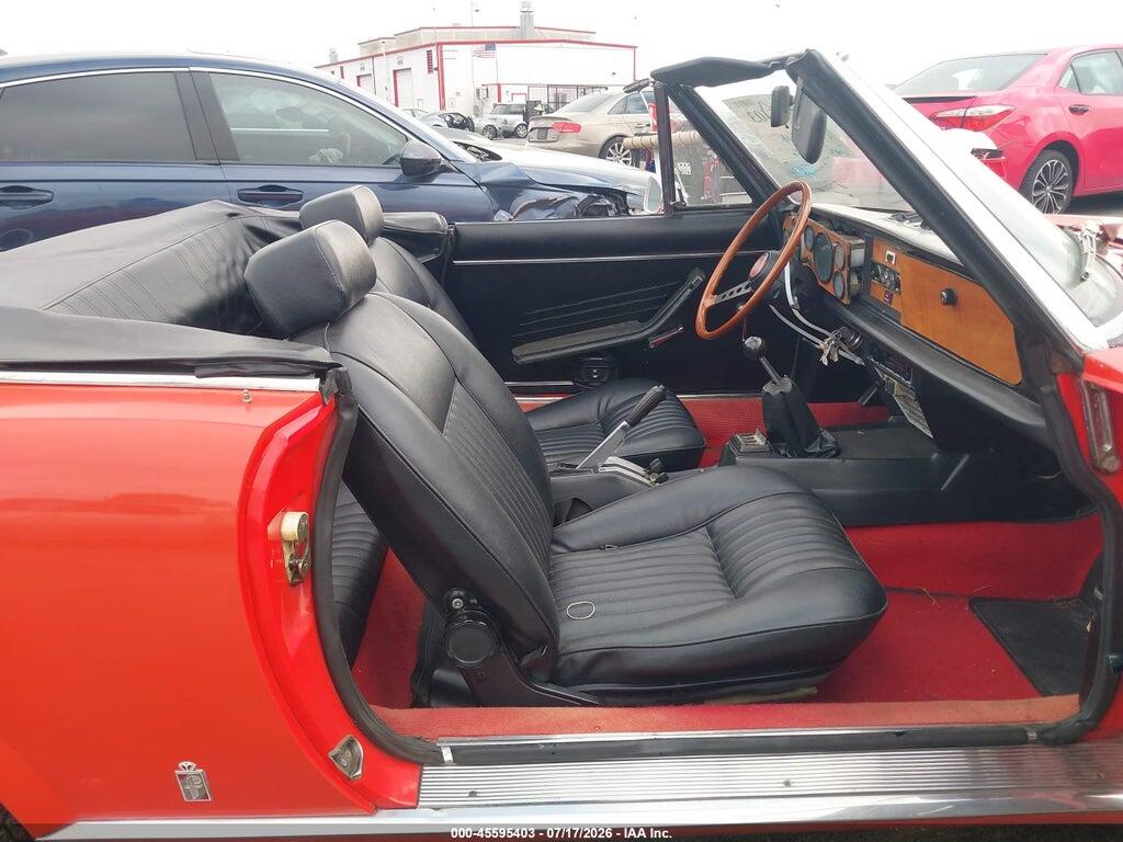 0000124CS10074212 1974 FIAT 124 photo no. 5