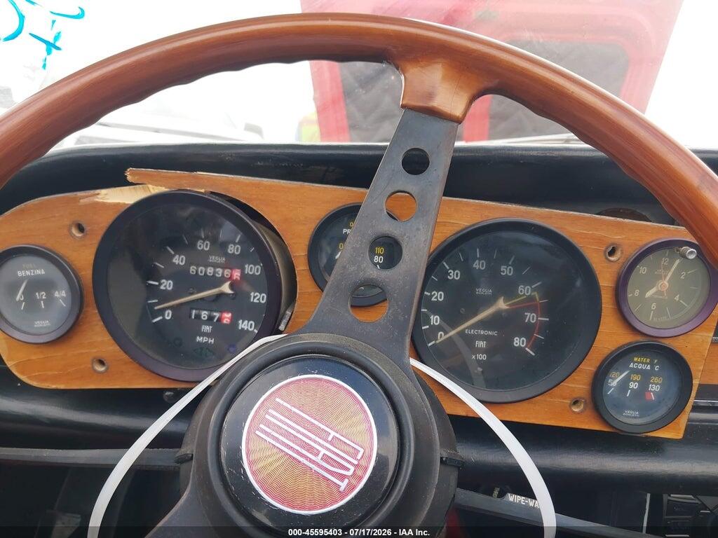 0000124CS10074212 1974 FIAT 124 photo no. 7