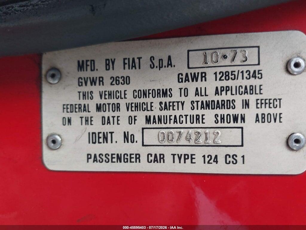 0000124CS10074212 1974 FIAT 124 photo no. 9