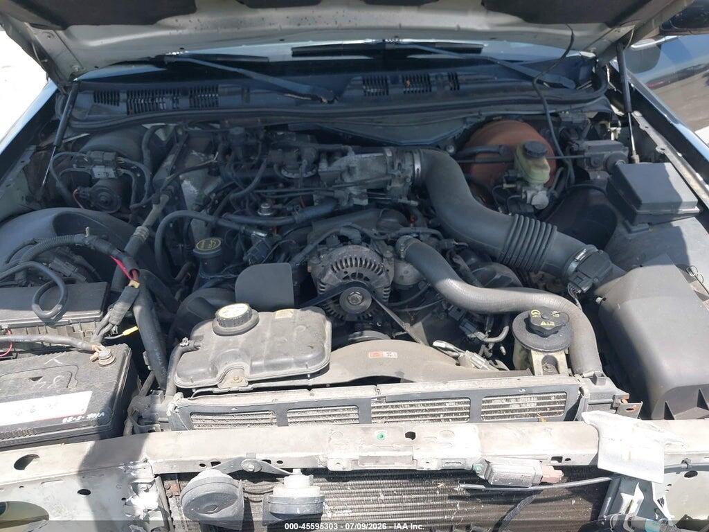 2FAFP74W73X153757 2003 FORD CROWN VICTORIA photo no. 10