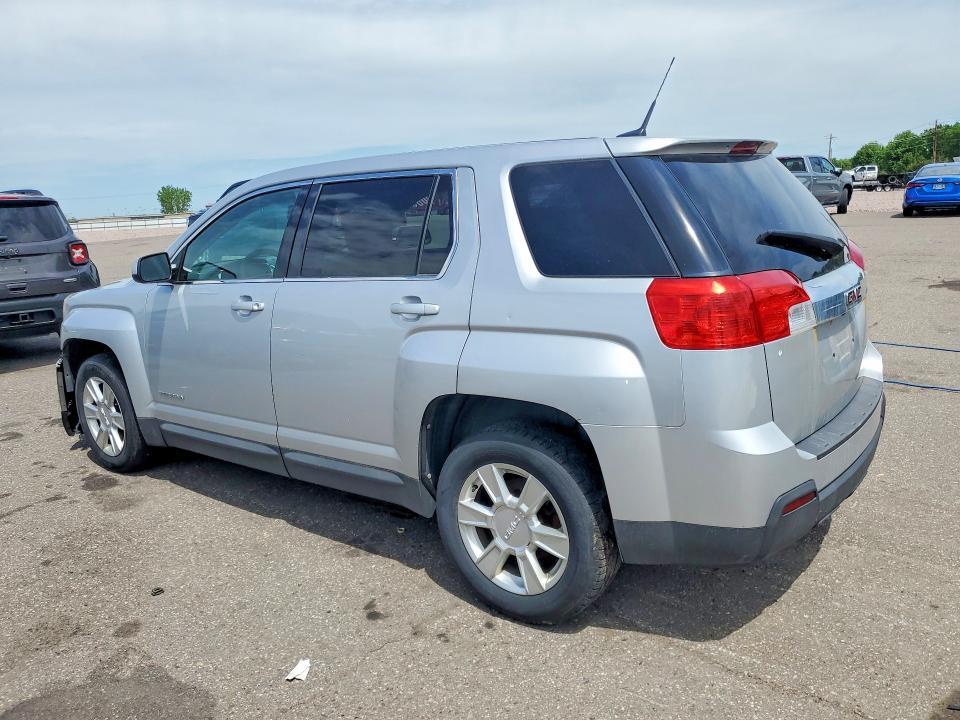 2CTFLCEW3A6235389 2010 GMC TERRAIN photo no. 2