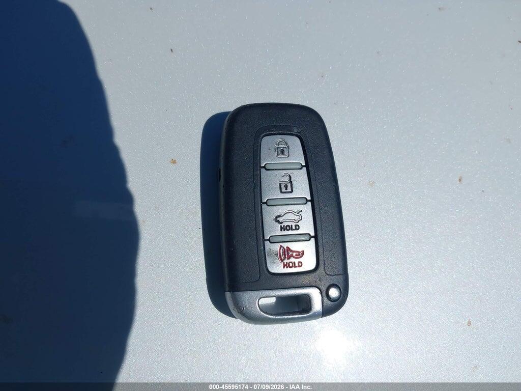 5NPEC4AB2CH426817 2012 HYUNDAI SONATA photo no. 11