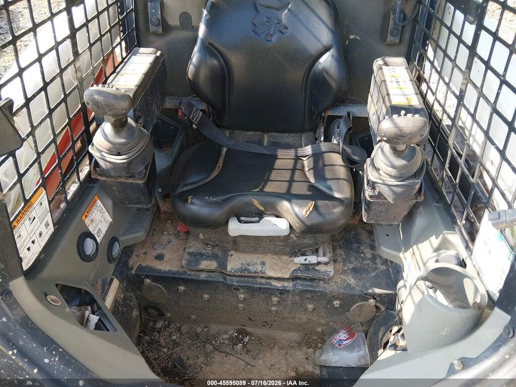 00000000AJZV23548 2019 BOBCAT T550 SKID LOADER photo no. 5