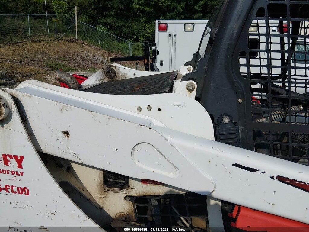 00000000AJZV23548 2019 BOBCAT T550 SKID LOADER photo no. 8