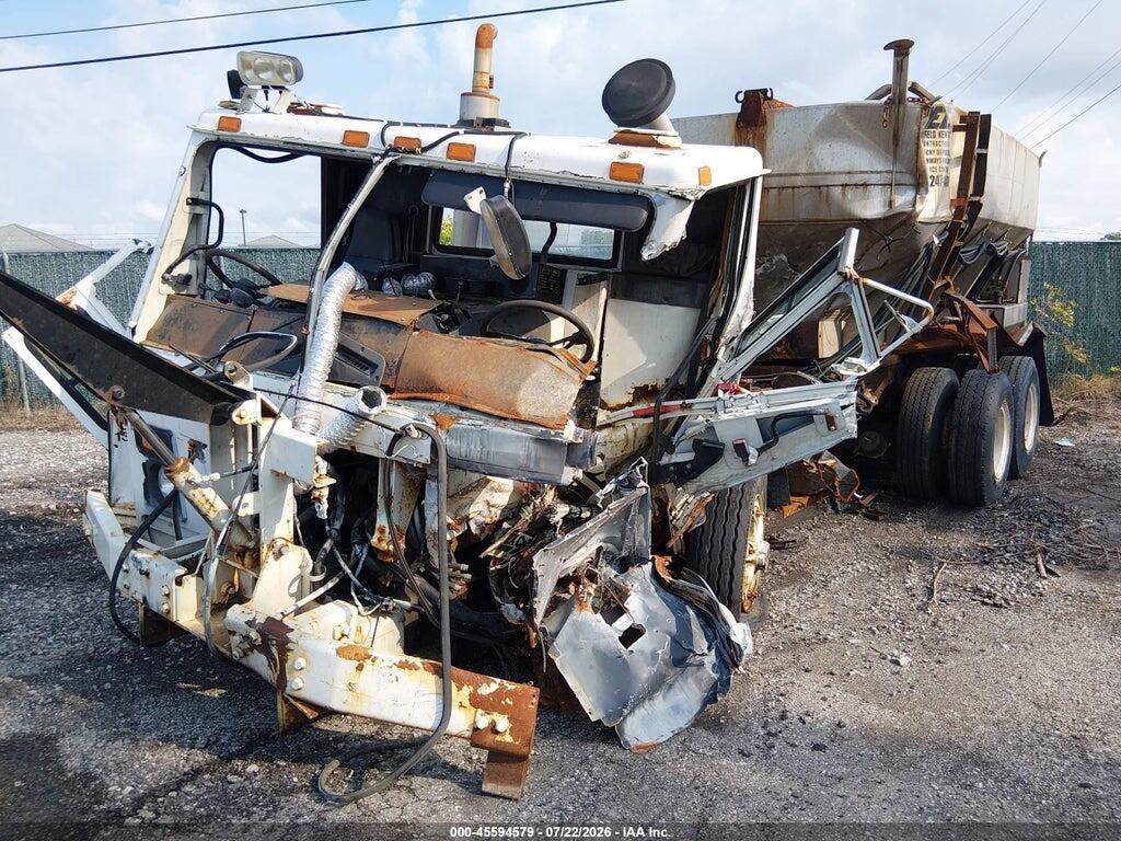 1M2AC07C83M007265 2003 MACK 600 photo no. 10