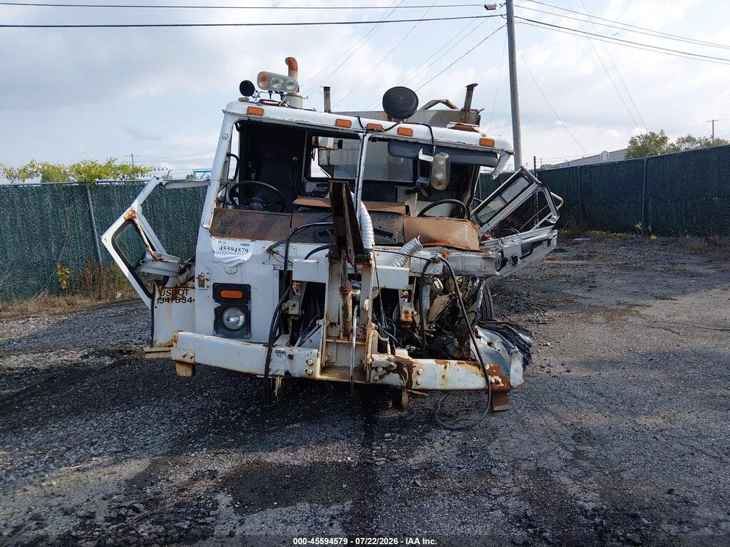 1M2AC07C83M007265 2003 MACK 600 photo no. 12